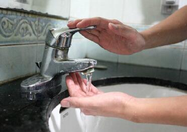 管網疊壓供水系統(tǒng)在市場上的優(yōu)勢.jpg 管網疊壓供水設備.jpg