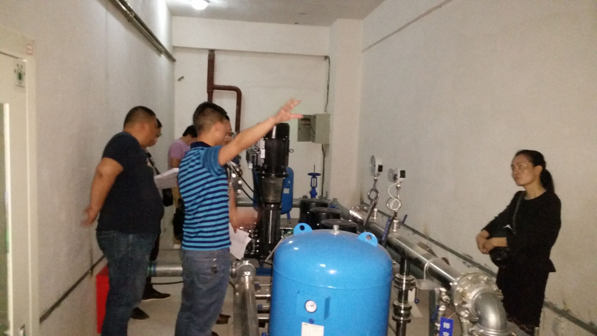 成都文晟國際大廈恒壓變頻供水設(shè)備完成驗收